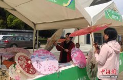 湖北咸宁马拉松融入非遗 跑者品读“一座城”